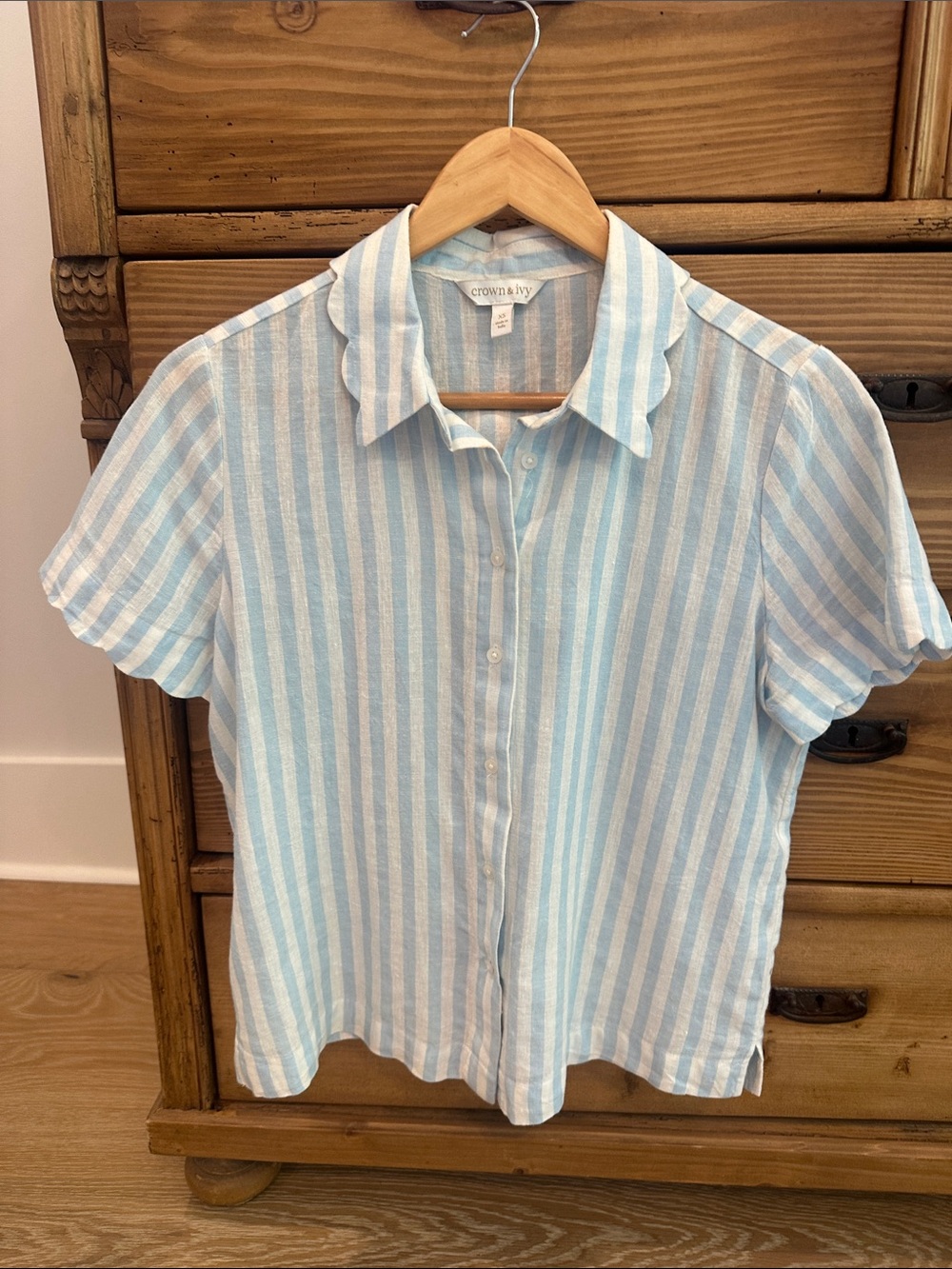 Linen scalloped Top
